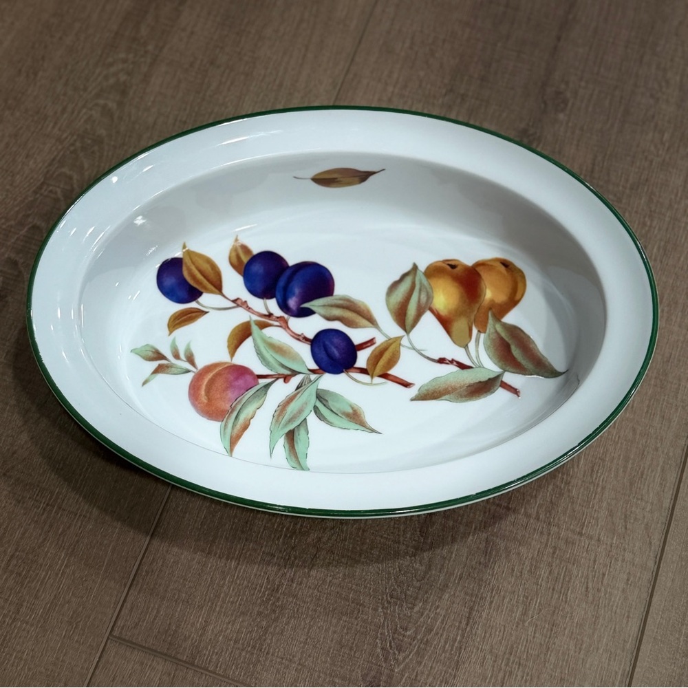Royal Worcester 1986 Evesham Vale Green 11.25”Oval Baker Serve Dish Fruit Peach